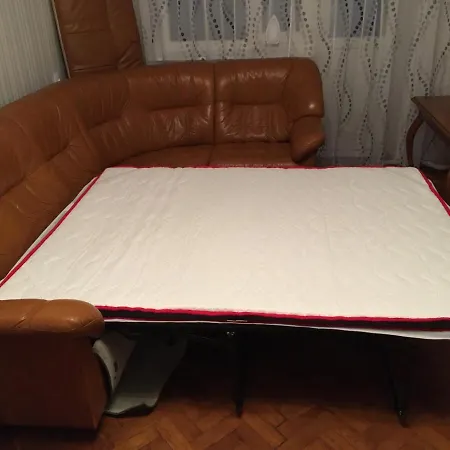 на фонтане.