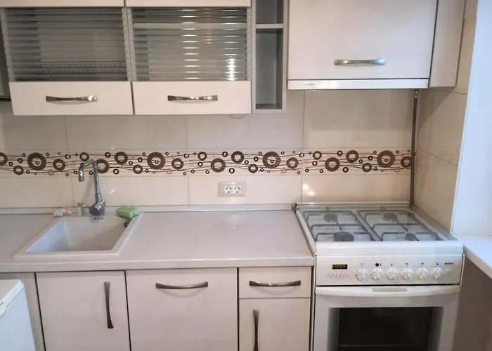 на фонтане.